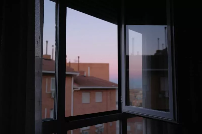 Vad är ett sidohängt fönster?