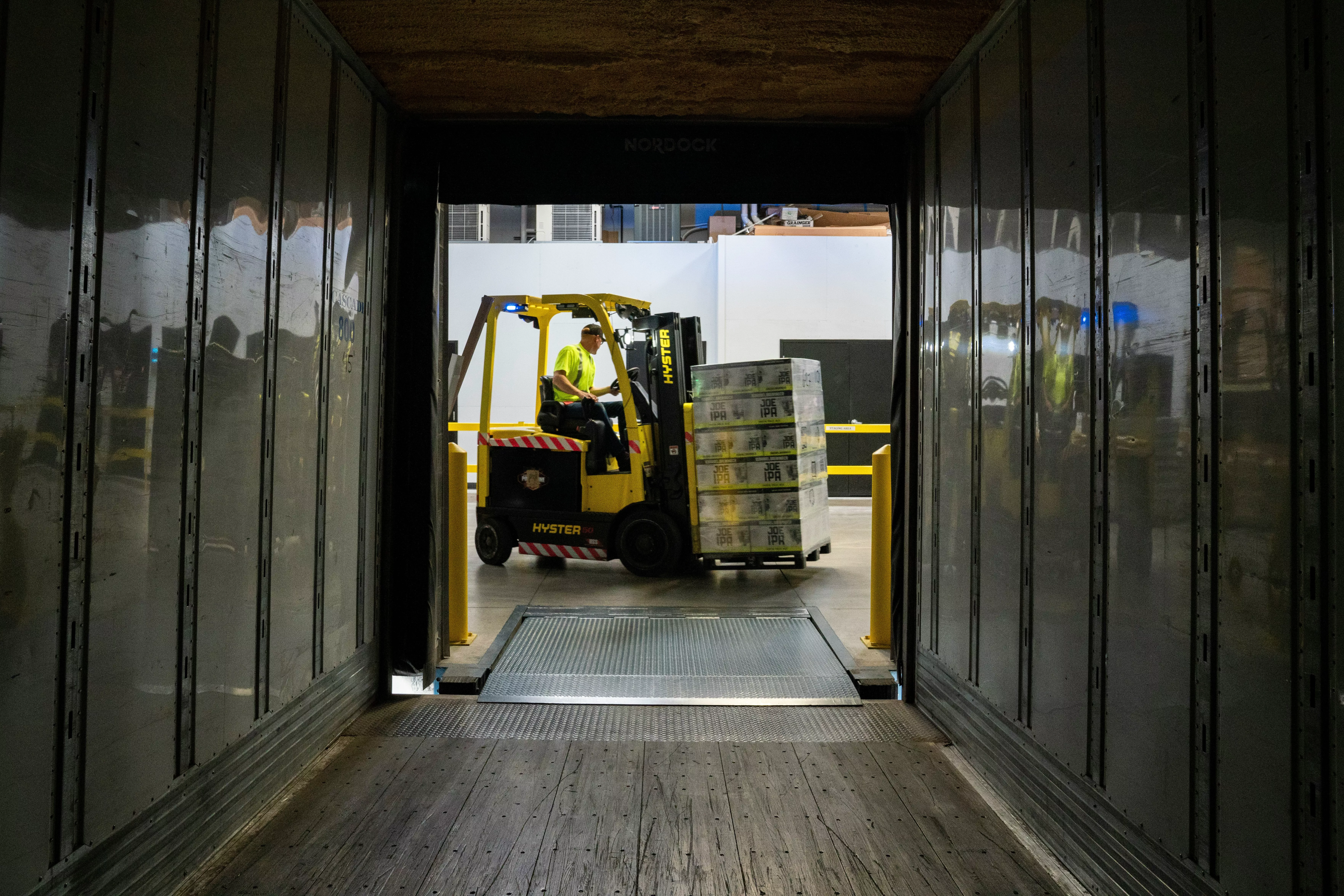 Hur transporterar man en altandörr?