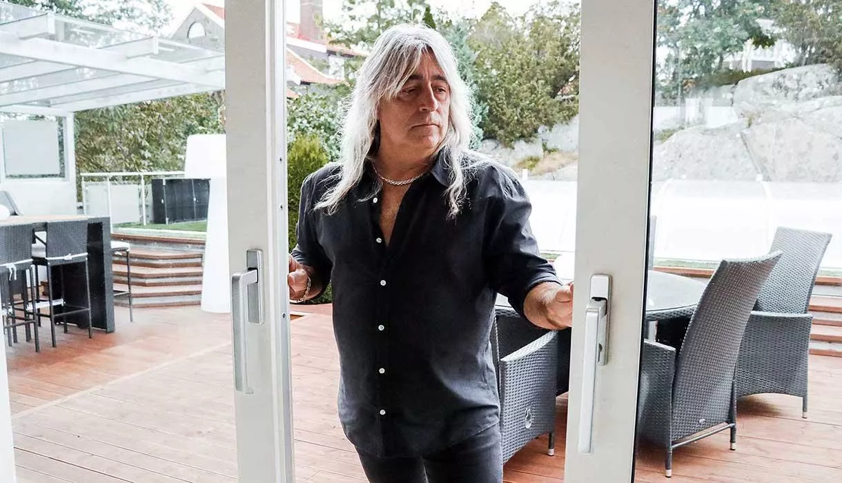 Mikkey Dee handlar på VillaFönster