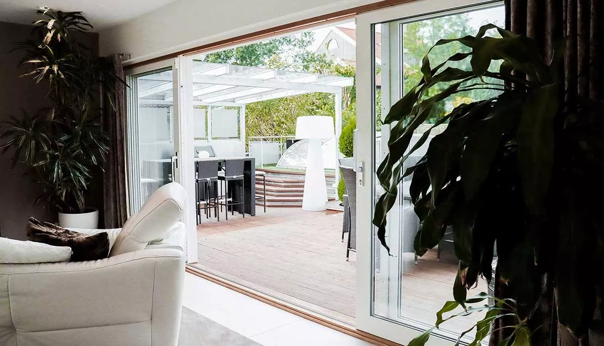 Mikkey Dee handlar på VillaFönster