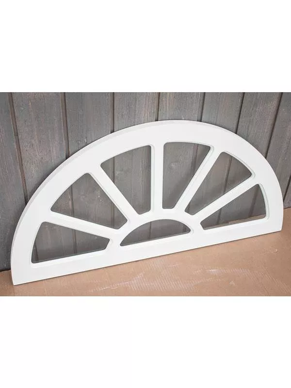 Halvrunt dekorföntser med sol-spröjs