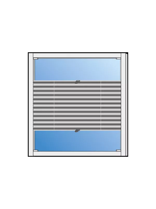 En vit plisségardin i ett fönster med ljusinsläpp.