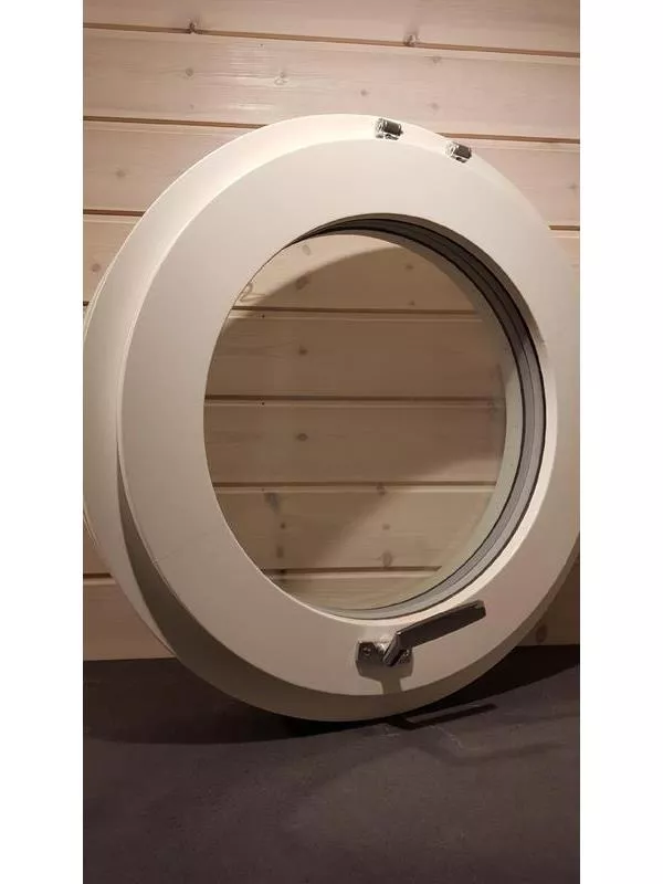 Runt inåtgående fönster