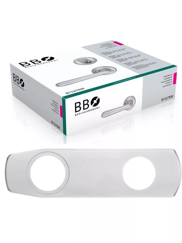 En uppsättning dörrhandtag och nyckelskyltar i rostfritt stål på en vit bakgrund.